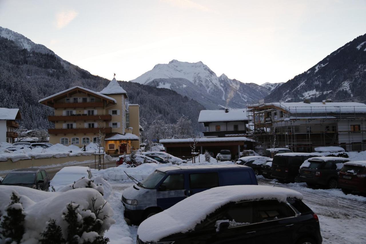 Hotel & Suites Glueck Auf Mayrhofen Exterior foto